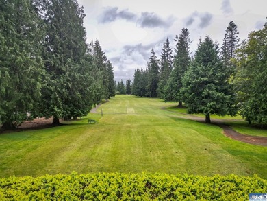 Panoramic golf-course views anchor this light-filled two-story - photo 31
