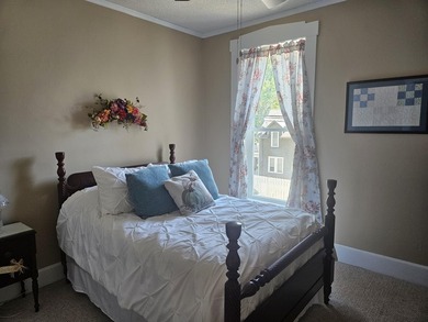 Classic architecture, modern updates, and an unbeatable location - photo 33