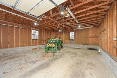 Rare find 5 acre oasis in the middle of the city! Secluded and - photo 34