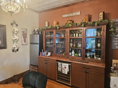 Classic architecture, modern updates, and an unbeatable location - photo 37