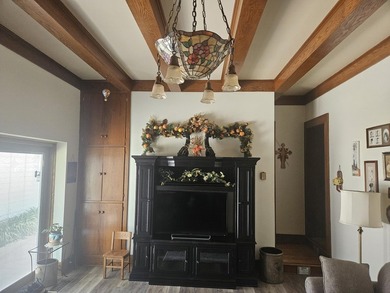 Classic architecture, modern updates, and an unbeatable location - photo 48