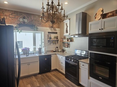 Classic architecture, modern updates, and an unbeatable location - photo 49
