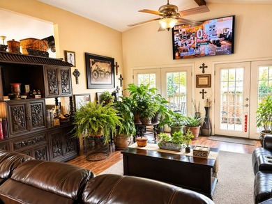 This cozy 1-bedroom, 1-bath home is the perfect spot for weekend - photo 5