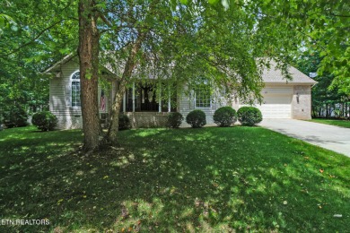 Lake Dartmoor Home For Sale in Crossville Tennessee