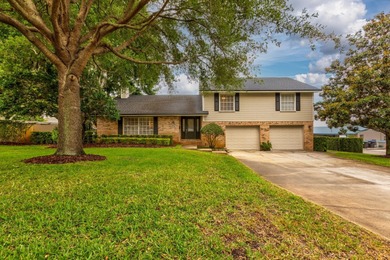 Lake Down Home Sale Pending in Windermere Florida