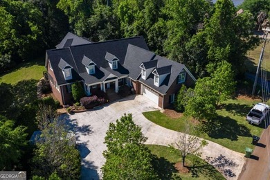 Custom-built home. Winding staircase & grand foyer. Huge master - photo 1