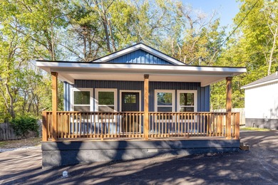 Lake Taneycomo Home For Sale in Hollister Missouri