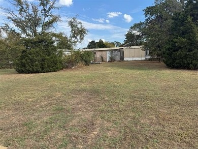 REDUCED $6,000! LOCATED 5 MINUTES FROM LAKE EUFAULA DAM WITH - photo 2