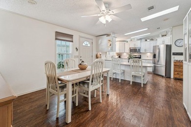 Welcome to easy Florida lake view living in this beautifully - photo 15