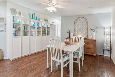Welcome to easy Florida lake view living in this beautifully - photo 16