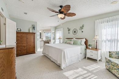 Welcome to easy Florida lake view living in this beautifully - photo 19