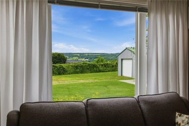 Welcome to the home you've been waiting for! Situated scenically - photo 11