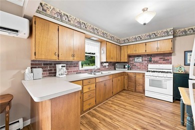 Welcome to the home you've been waiting for! Situated scenically - photo 12