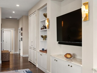 Welcome to this stunning, high-end furnished condo, ideally - photo 15