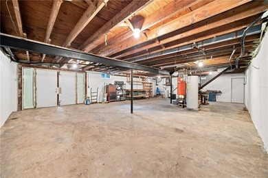 Welcome to the home you've been waiting for! Situated scenically - photo 25