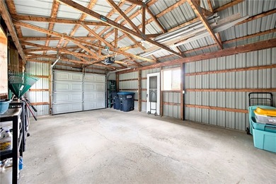 Welcome to the home you've been waiting for! Situated scenically - photo 33