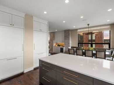 Welcome to this stunning, high-end furnished condo, ideally - photo 33