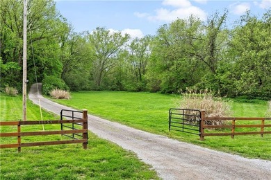 Extraordinary 15-acre Kansas City, Kansas estate featuring a - photo 3
