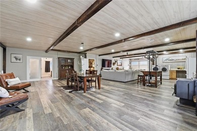 Extraordinary 15-acre Kansas City, Kansas estate featuring a - photo 5
