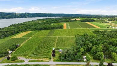 Welcome to the home you've been waiting for! Situated scenically - photo 41
