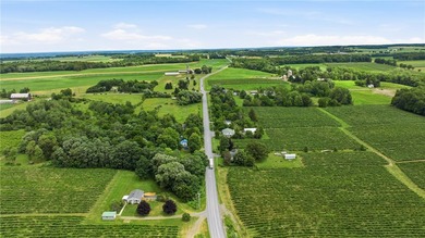 Welcome to the home you've been waiting for! Situated scenically - photo 42