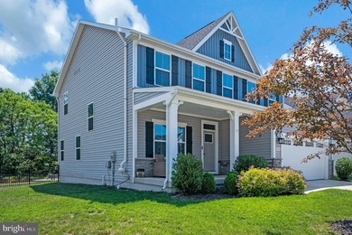 Welcome home to this 4BR, 3.5BA Colonial in the soughtafter - photo 4