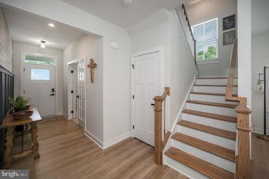 Welcome home to this 4BR, 3.5BA Colonial in the soughtafter - photo 8