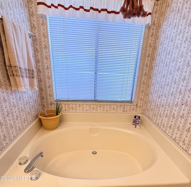 Enjoy living here at Quail Meadows East at 3420 Bent Tree Drive - photo 15