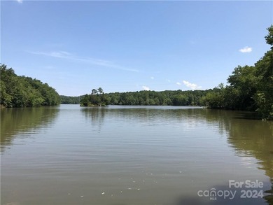 Beautiful homesite with approximately 120' 'feet of waterfront - photo 6