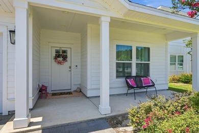 Welcome to the ''Pink Alligator''! This one owner home is - photo 2