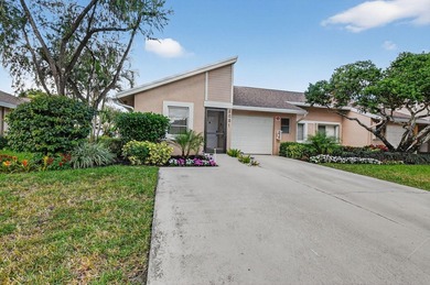 Experience Resort-Style Living! This meticulously 2-bed, 2-bath - photo 3