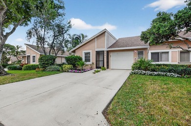 Experience Resort-Style Living! This meticulously 2-bed, 2-bath - photo 4