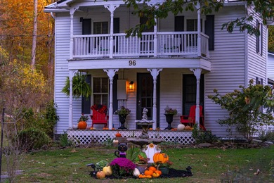 (private lake, pond, creek) Home For Sale in Berea West Virginia