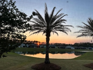 This breathtaking Parrot model on a unique oversized homesite is - photo 4