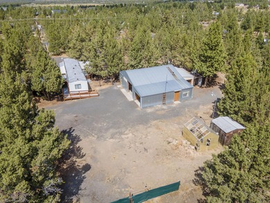 Charming, older 768 sq ft, 3 bedroom, 1 bath manufactured on 1