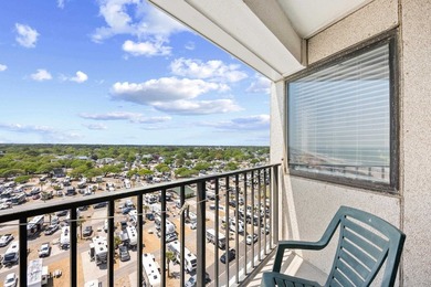Enjoy stunning ocean views from this beautifully furnished 10th - photo 29