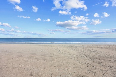 Enjoy stunning ocean views from this beautifully furnished 10th - photo 33