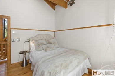Lake Glenville Luxury Retreat: Private Dock, Designer Renovation - photo 41