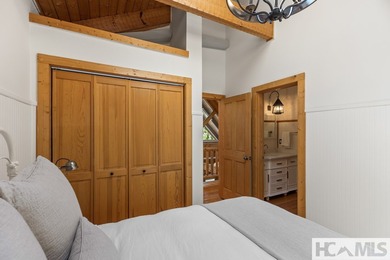 Lake Glenville Luxury Retreat: Private Dock, Designer Renovation - photo 46