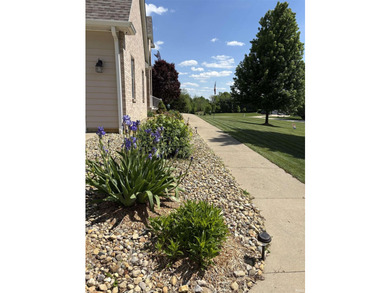 Sellers are Motivated! Significant price improvement on this - photo 2