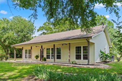 Welcome to country living in the heart of Emory, Texas! This - photo 3