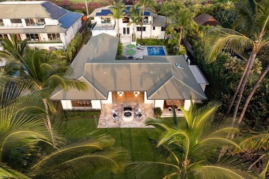 Experience the pinnacle of oceanfront luxury in this stunning, 5 - photo 4