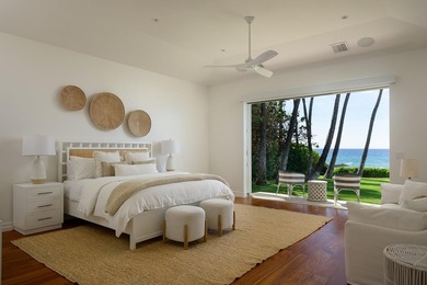 Experience the pinnacle of oceanfront luxury in this stunning, 5 - photo 5