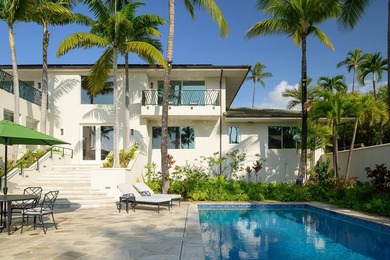 Experience the pinnacle of oceanfront luxury in this stunning, 5 - photo 7