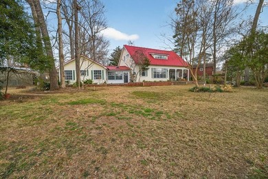 3B/3B Victorian-style waterfront home situated on approximately - photo 2