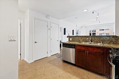 Nestled in the heart of the vibrant Gaslamp Quarter, this - photo 8