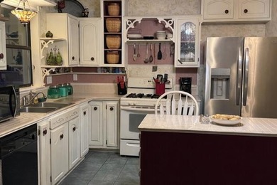 3B/3B Victorian-style waterfront home situated on approximately - photo 9
