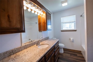 3 bed, 2 bath home near Arbuckle Lake! Open-concept living and - photo 10