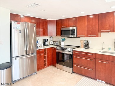 541 Gulf Lane - Steps to the Sand with Sweeping Water Views & - photo 20