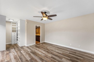 Welcome to Waterford Courtyards! This beautifully updated - photo 24